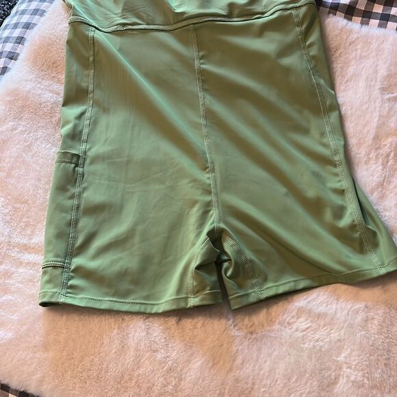 New! Abercrombie & Fitch Traveler Athletic Dress Green w/ built- in shorts NWT - Picture 12 of 15